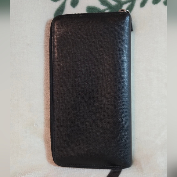 💯 Authentic Prada Saffiano Leather Document Holder/Wallet - Picture 3 of 16